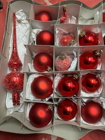 Kerstballen en piek beschikbaar voor biedingen