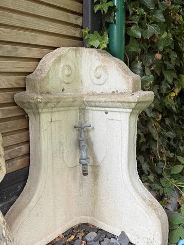 Buitenmuurkraan (steen/messing  ) beschikbaar voor biedingen