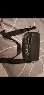 Sac Tommy hilfilger authentique, Bijoux, Sacs & Beauté, Sacs | Sacs à bandoulière, Enlèvement ou Envoi