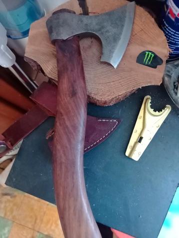 Hache de lancer médiéval forgée par artisant coutelier  beschikbaar voor biedingen