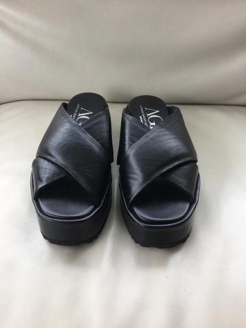 Nieuwe zwarte slippers AGL maat 38,5, Kleding | Dames, Schoenen, Slippers, Zwart, AGL, Nieuw