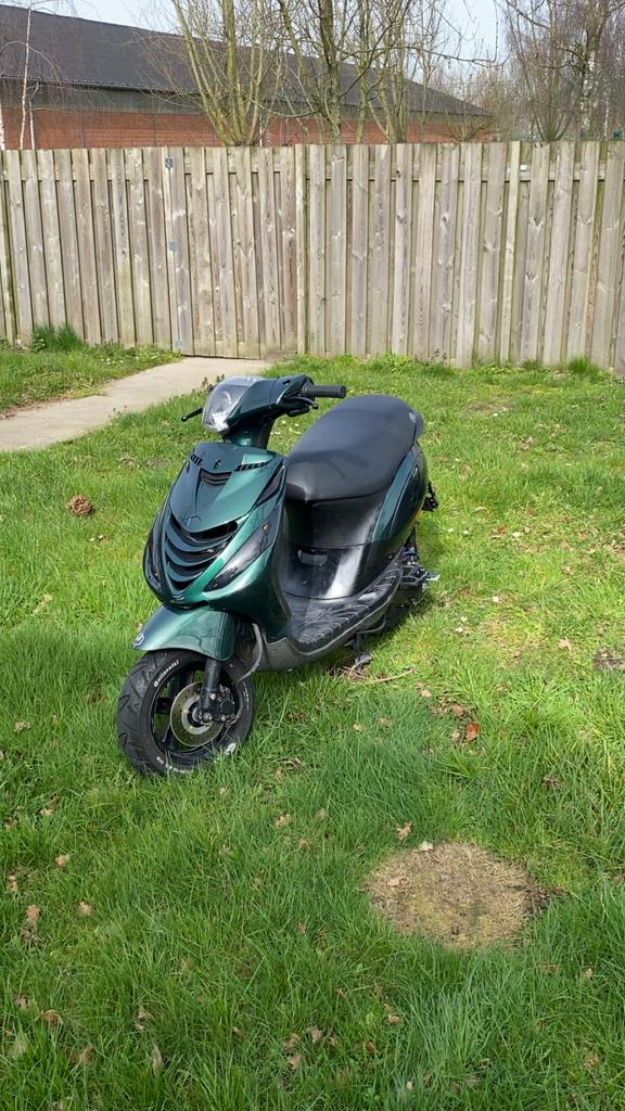 Zip 70cc rakket, Vélos & Vélomoteurs, Scooters | Piaggio, Enlèvement, Utilisé, Zip