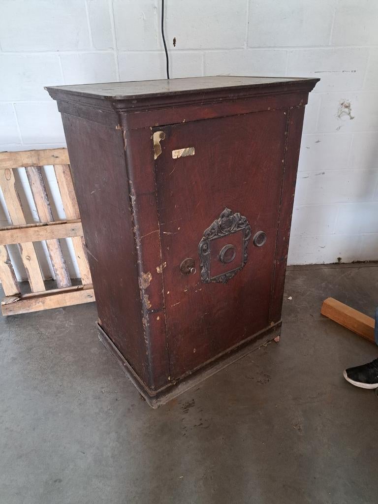 Ancien coffre fort, Antiquités & Art, Enlèvement ou Envoi