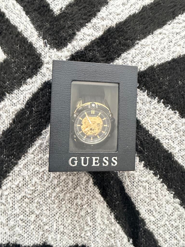 Montre GUESS, Bijoux, Sacs & Beauté, Montres | Femmes, Montre-bracelet, Guess, Enlèvement, Acier