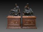 Paire de statues en terre cuite sur socle, 45 x 23 x 15 cm, Enlèvement ou Envoi