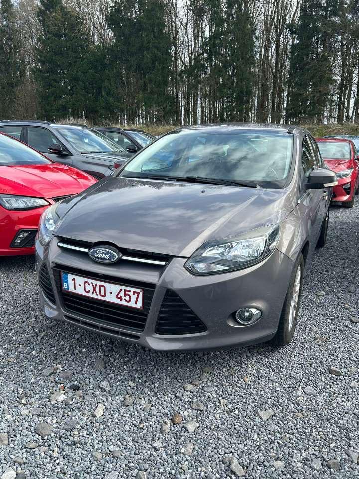 Ford Focus 1.6 benzine Titanium Citadine, Auto's, Ford, Zwart, Overige bekleding, Parkeersensor, Handgeschakeld