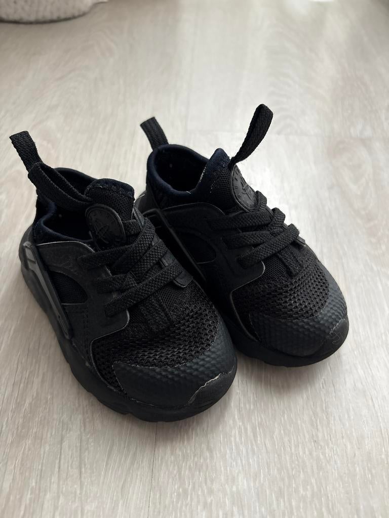 Chaussure bebe pour fille taille 22, Enlèvement, Comme neuf, Fille