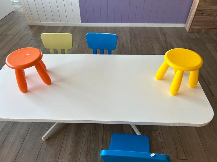Kindertafel met 5 stoeltjes, Kinderen en Baby's, Speelgoed | Speeltafels, Gebruikt, Ophalen