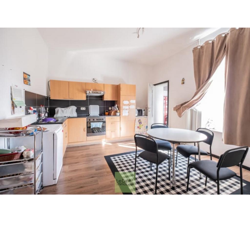 APPARTEMENT UNE CHAMBRE AU COEUR DE GOSSELIES 1ER ETAGE., Immo, Province de Hainaut