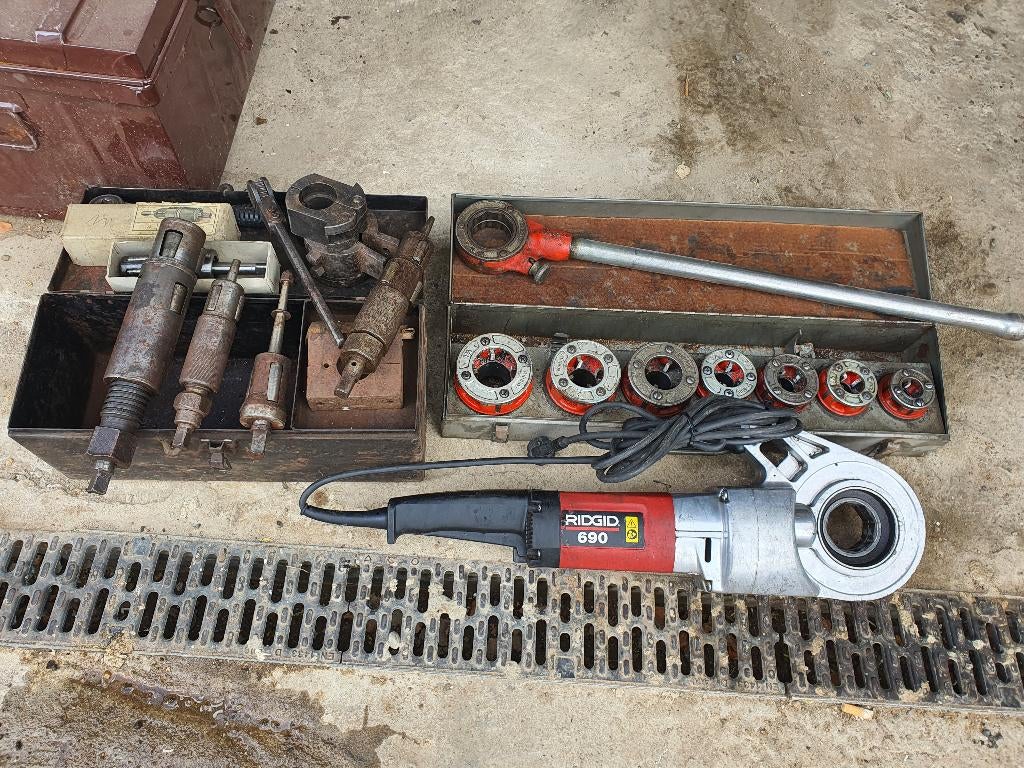 Machine de découpe de fil Ridgid 690 prof. set avec [extens, Bricolage & Construction, Enlèvement, Comme neuf