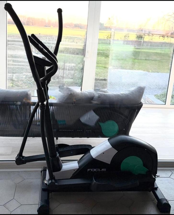 Crosstrainer Focus Fitness Fox 3 zo goed als nieuw, Sport en Fitness, Fitnessapparatuur, Zo goed als nieuw, Crosstrainer, Armen