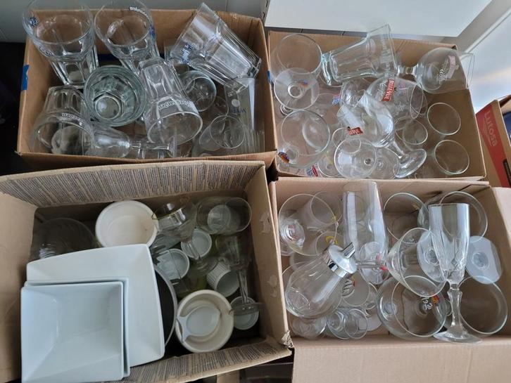 6 cartons de verres ect.., Collections, Verres & Petits Verres, Enlèvement