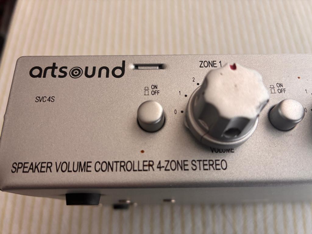 Artsoun SVC4 Centrale volume regeling voor 4 zones, Verzenden, Gebruikt, Front, Rear of Stereo speakers
