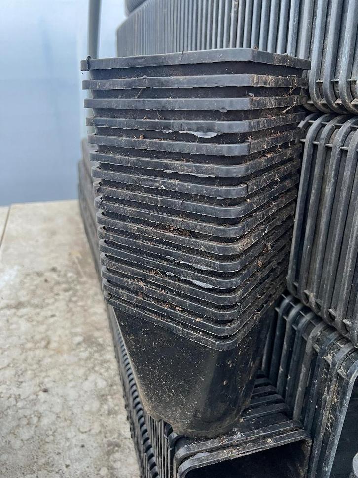 vierkante kweekpotten bloempotten 14 x 14 cm, Tuin en Terras, Bloempotten, Zo goed als nieuw, Kunststof, Binnen, Balkon, Tuin