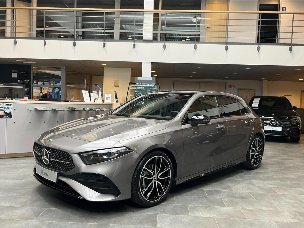 Mercedes-Benz A-Klasse A 180 Star Edition (automatique), Autos, Mercedes-Benz, Achat, 1440 kg, Entreprise, 5 portes