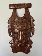 Masque cuivre africain, Enlèvement