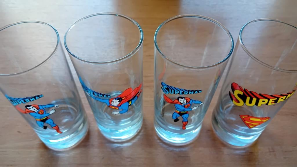 Superman glazen, Enlèvement ou Envoi