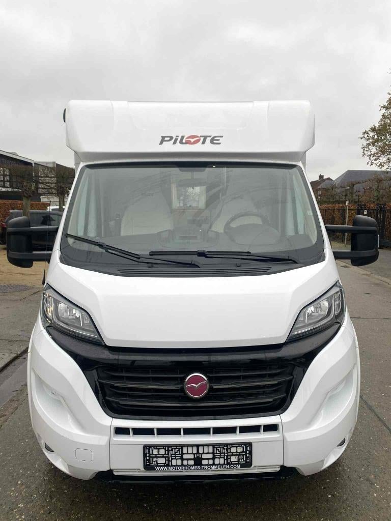 Pilote P696 U Selection Automaat, Caravanes & Camping, Camping-cars, Jusqu'à 4, Entreprise, Fiat, Pilote