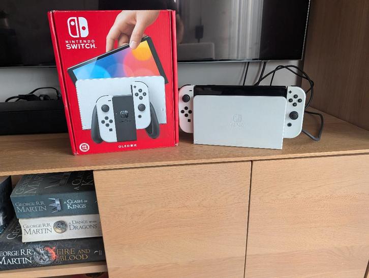 Switch OLED (2021) – nieuwstaat – compleet, Games en Spelcomputers, Spelcomputers | Nintendo Switch, Zo goed als nieuw, Switch OLED