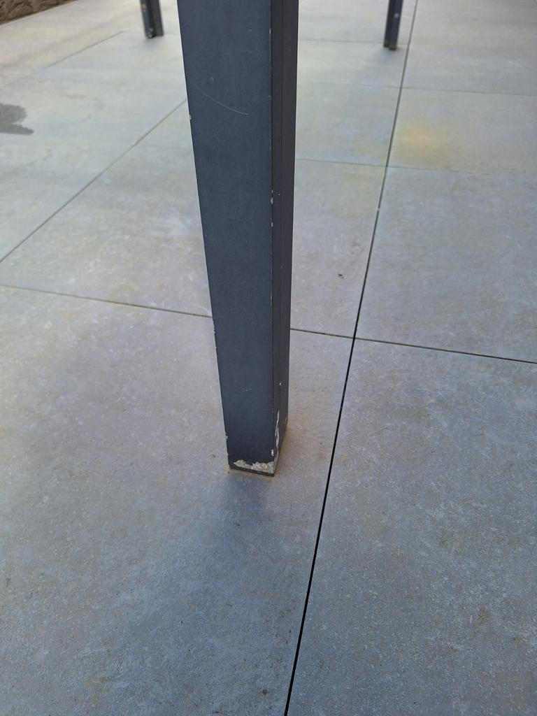 Tuintafel, Enlèvement