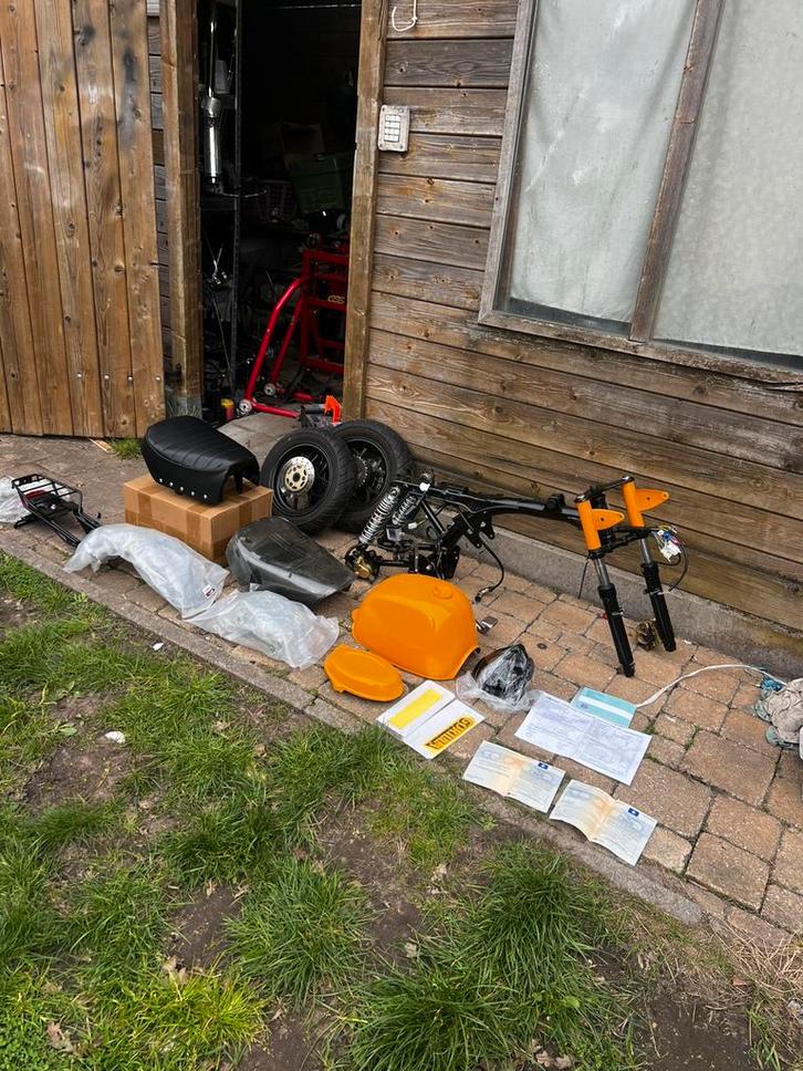 Moto monkey / gorilla project, Fietsen en Brommers, Brommeronderdelen | Algemeen, Ophalen