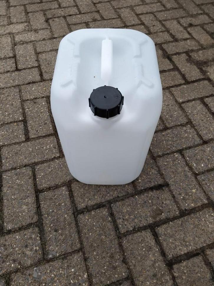jerrycan/bidon 30l, Jardin & Terrasse, Barils de pluie, Comme neuf, Synthétique, Moins de 75 litres, Enlèvement