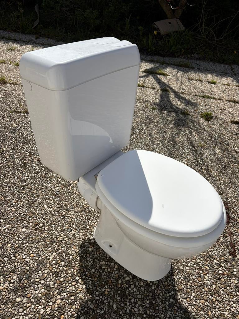 Geberit WC-toilet met spoelblok, Doe-het-zelf en Bouw, Ophalen, Gebruikt, Toilet