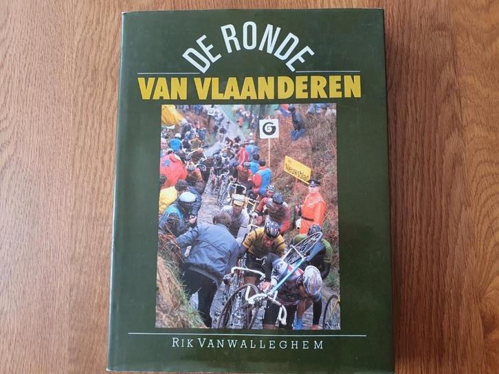 De Ronde van Vlaanderen, Livres, Livres de sport, Comme neuf, Course à pied et Cyclisme, Enlèvement ou Envoi