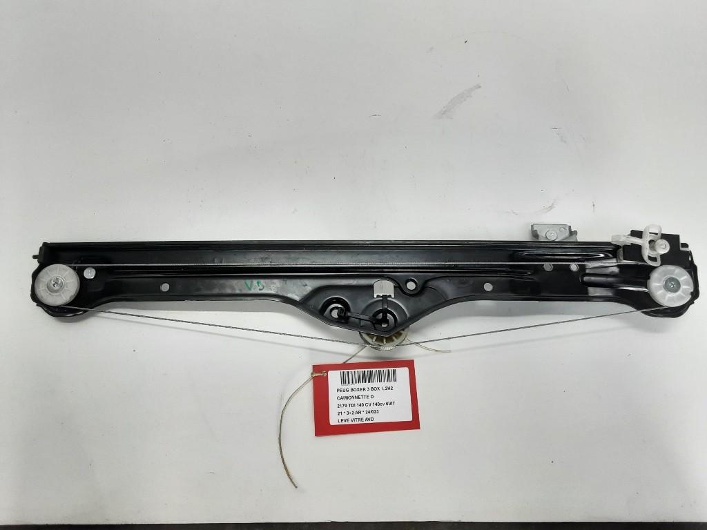 VITRE MECANISME AVANT DROIT Peugeot Boxer (U9), Mevr. I. Hauben, Utilisé, Rue de l'Espoir 34 34
4030  GRIVEGNÉE, BE, Info@Collignon.be