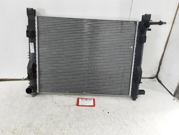 RADIATEUR Dacia Duster (SR) (01-2017/03-2024) (214100078R), Auto-onderdelen, Airco en Verwarming, Dacia, Gebruikt