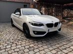 BMW 218i cabrio in TOPCONDITIE!, Auto's, 4 zetels, Achterwielaandrijving, Wit, Leder