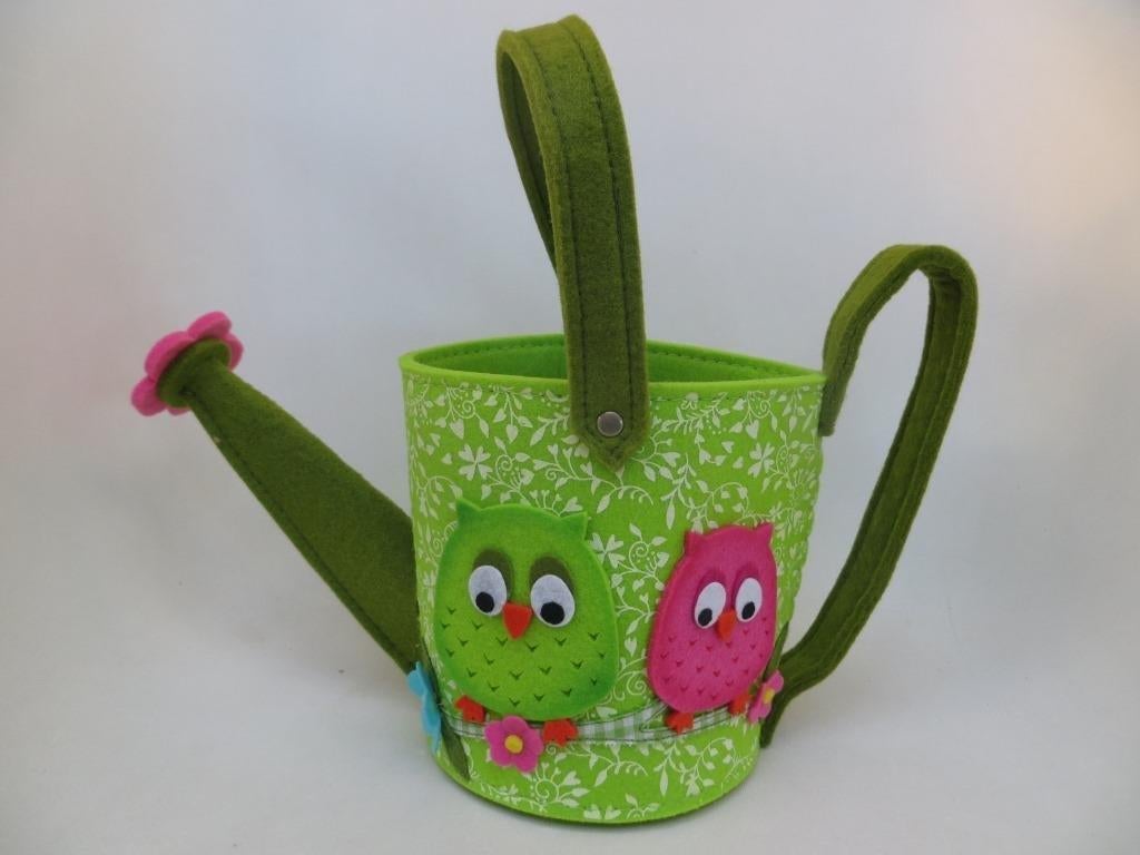 gieter in vilt uil, Huis en Inrichting, Groen, Overige stijlen, Ophalen of Verzenden, Zo goed als nieuw