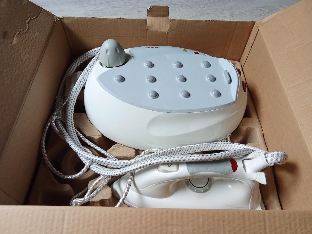 STRIJKIJZER NOVA STEAM STATION, Elektronische apparatuur, Strijkijzers en Strijkplanken, Zo goed als nieuw, Strijkijzer met snoer