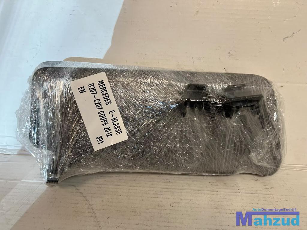 MERCEDES E KLASSE C207 R207 zwart links rechts zonneklep 200, Gebruikt, Mercedes-Benz AG, Mercedes-Benz, Mercedesstrasse 120
70372  Stuttgart, DE