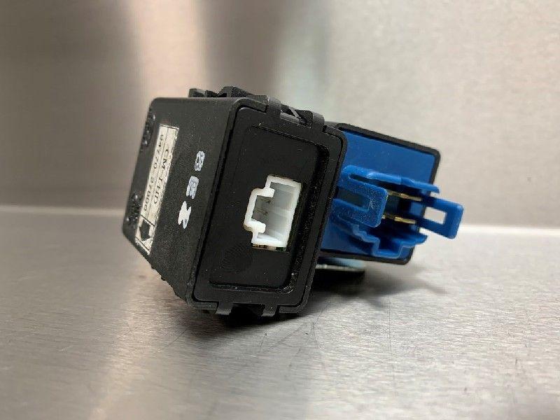 DIVERS RELAIS Santa Fe II (CM) (|395104A000|9477027800|), Utilisé, Hyundai