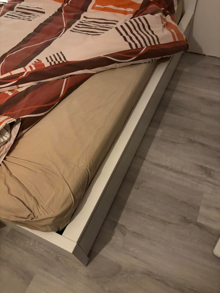 Bed 1meter 40, Huis en Inrichting, Slaapkamer | Bedden, Ophalen, Zo goed als nieuw