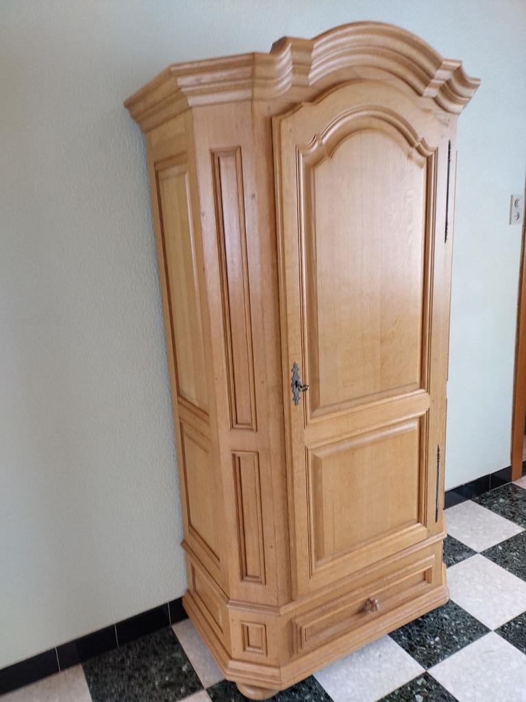 Armoire de hall, Enlèvement