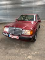 Mercedes 230E à la forme rose avec 138 000 km !, Autos, Achat, Série 200, Entreprise, Boîte manuelle