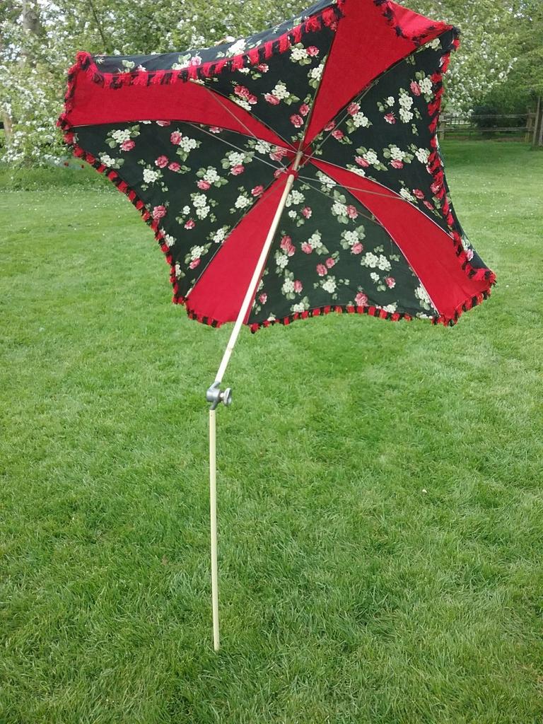 Ancien parasol année 60, Enlèvement, Comme neuf