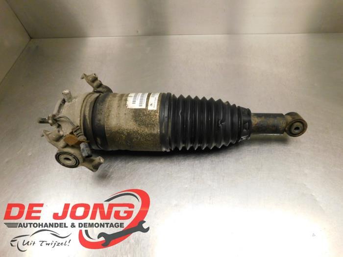 Amortisseur arrière droit d'un Volkswagen Touareg, Autos : Pièces & Accessoires, Volkswagen, -, 3 mois de garantie, Utilisé