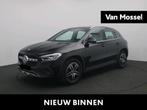 Mercedes-Benz GLA 180 Business Line + TREKHAAK + CAMERA + LE, Auto's, Gebruikt, 4 cilinders, 136 pk, Zwart