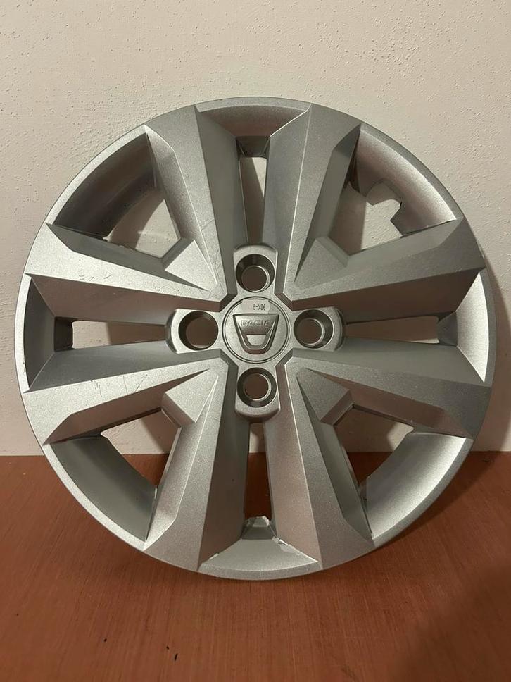 1 originele Dacia Sandero 15" wieldop, Auto diversen, Wieldoppen, Gebruikt, Ophalen of Verzenden