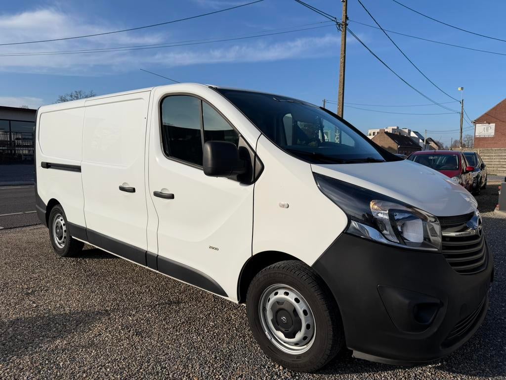 Opel Vivaro 2.0 tdci bj 2017 euro 6, Auto's, Vivaro, Euro 6, Bedrijf, 5 deurs