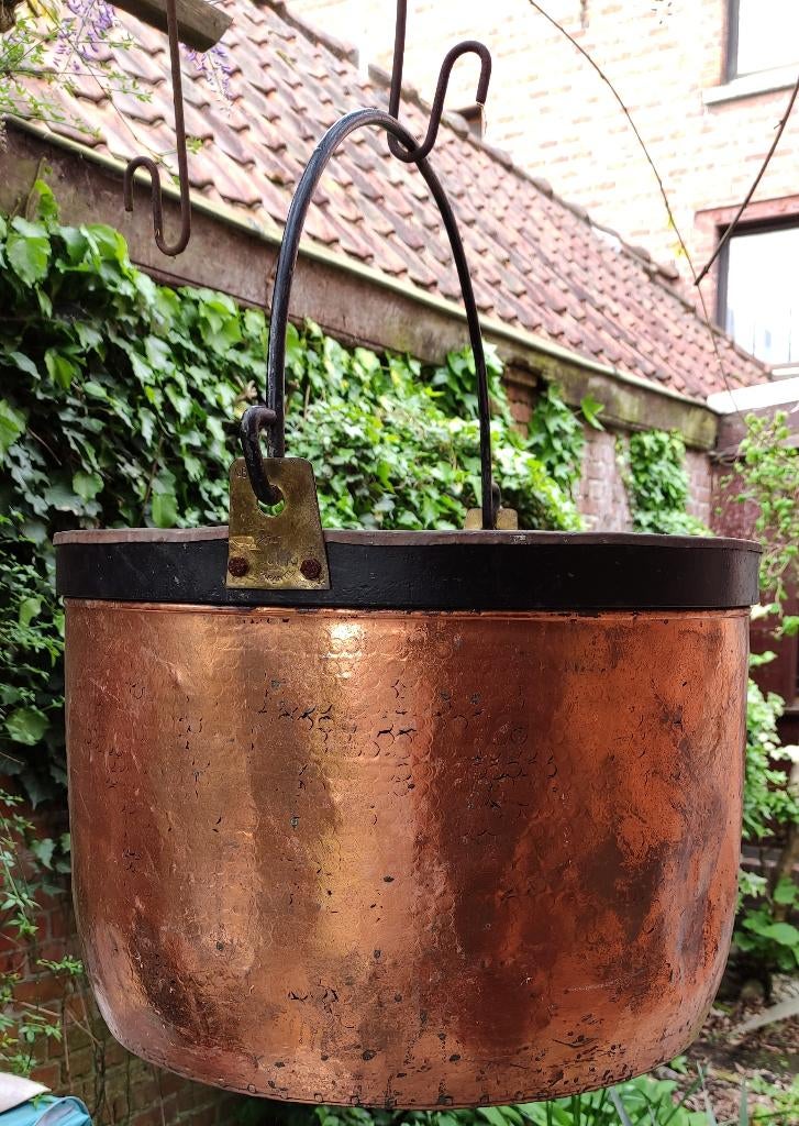 Grote antieke koperen ketel, Enlèvement, Cuivre