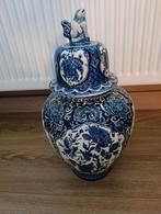 Vase Delft bleu, Enlèvement