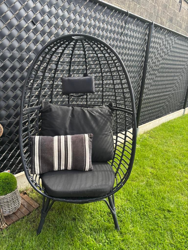 Ei stoel tuin, Ophalen, Zo goed als nieuw