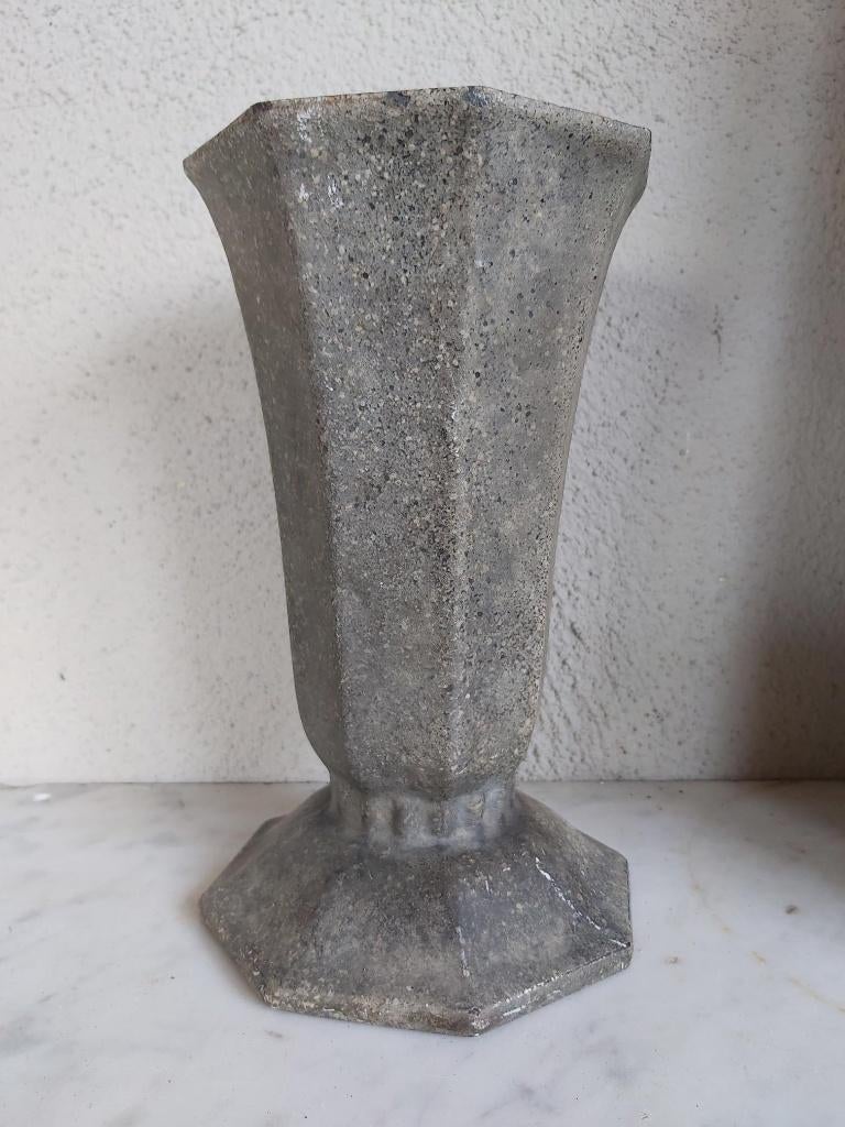 Mooie oude franse gietijzeren  achthoekige vaas, Antiek en Kunst, Curiosa en Brocante, Ophalen of Verzenden