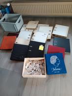 Joli lot: 17 couvertures + 3 113 pièces du mond (collection), Timbres & Monnaies, Enlèvement, Série