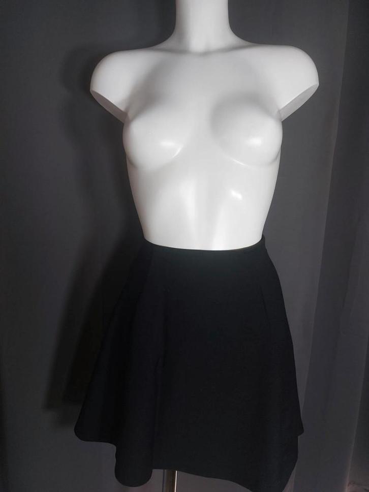 Jupe courte noire C&A, Vêtements | Femmes, Jupes, Comme neuf, Taille 38/40 (M), Noir, Au-dessus du genou, Enlèvement ou Envoi