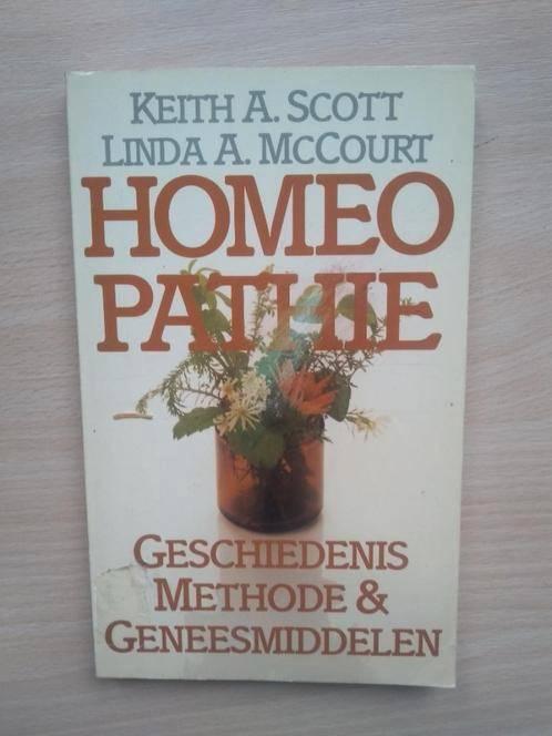 boek: homeopathie-Scott & McCourt + Robin Hayfield, Livres, Santé, Diététique & Alimentation, Comme neuf, Plantes et Alternatives